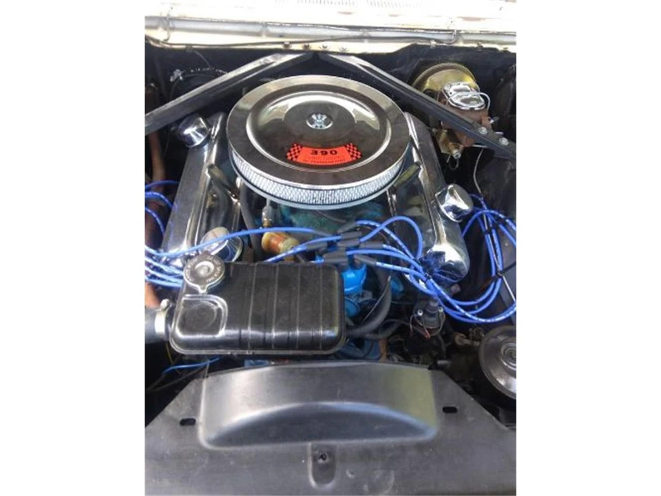 1961 Ford Thunderbird 3rd Gen - Image 4 of 10