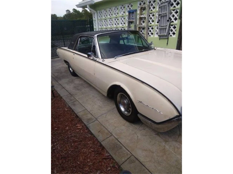 1961 Ford Thunderbird 3rd Gen - Image 9 of 10