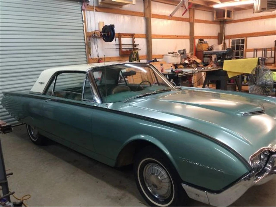 1961 Ford Thunderbird 3rd Gen - Image 4 of 6