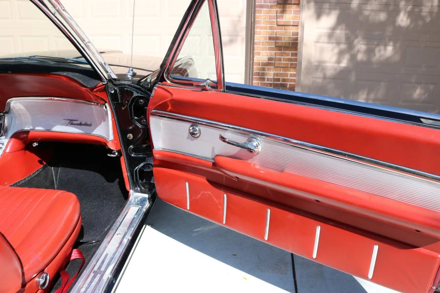 1961 Ford Thunderbird 3rd Gen - Image 28 of 31