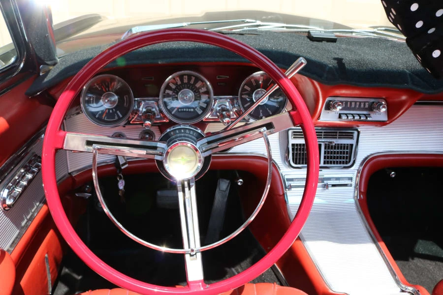 1961 Ford Thunderbird 3rd Gen - Image 30 of 31