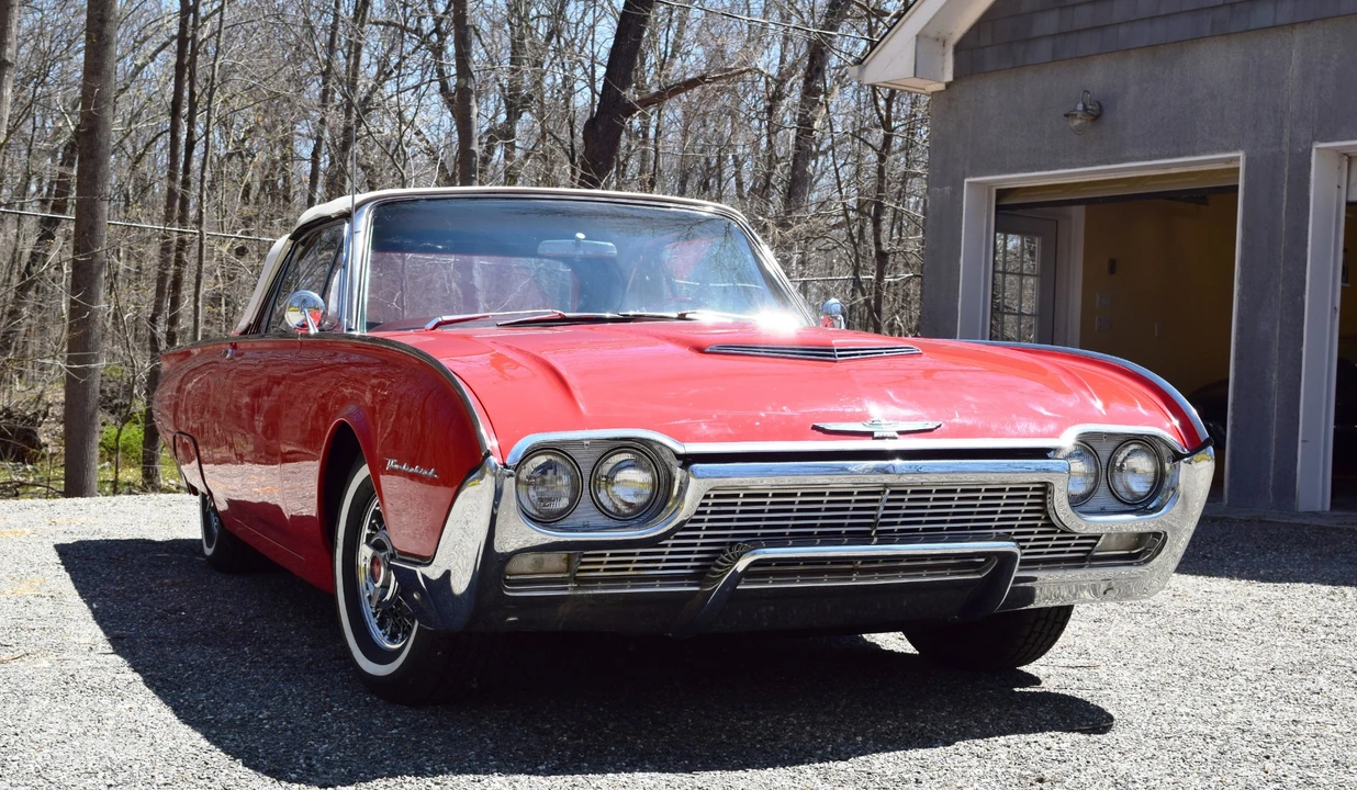 1961 Ford Thunderbird 3rd Gen - Image 2 of 31