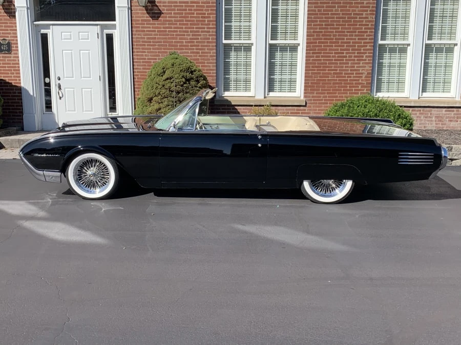 1961 Ford Thunderbird 3rd Gen - Image 2 of 11