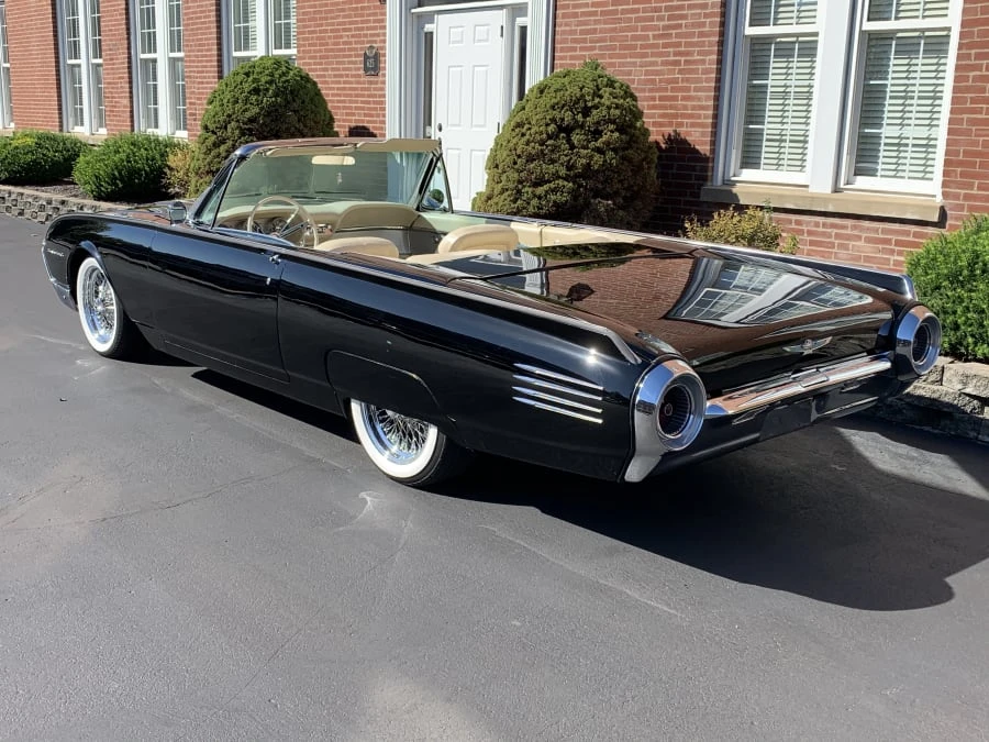 1961 Ford Thunderbird 3rd Gen - Image 3 of 11
