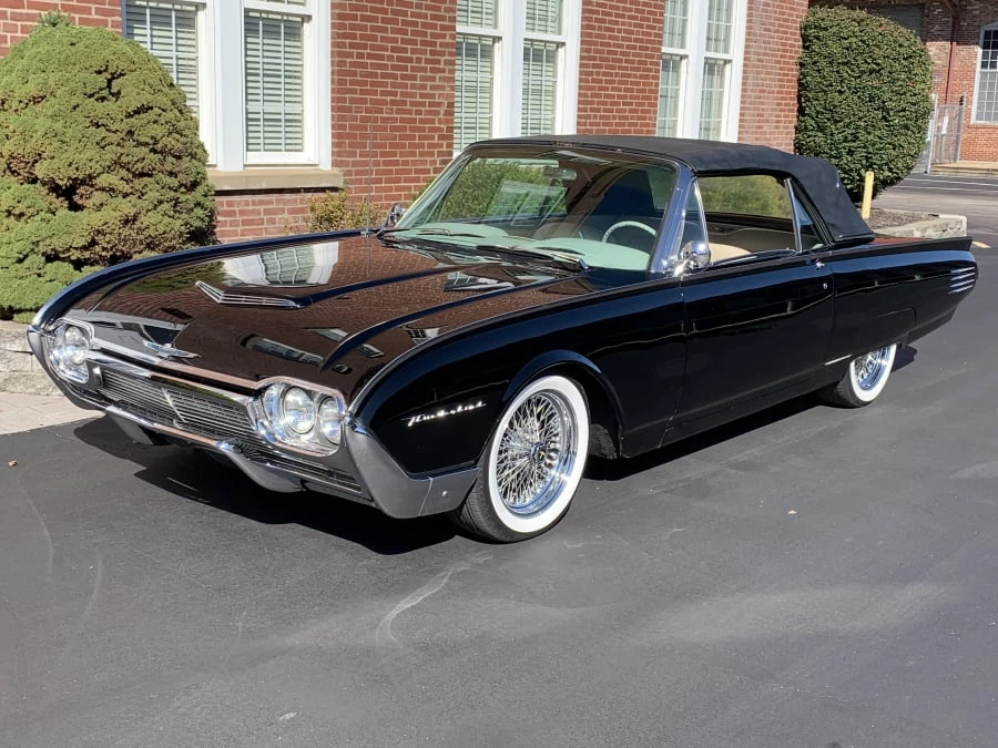 1961 Ford Thunderbird 3rd Gen - Image 9 of 11