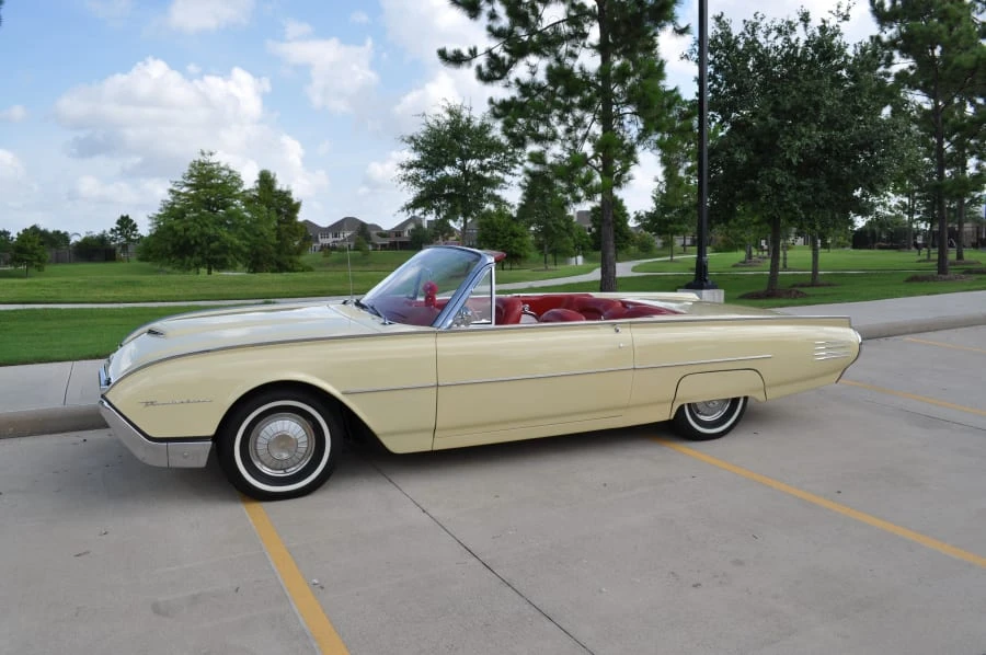 1961 Ford Thunderbird 3rd Gen - Image 2 of 8