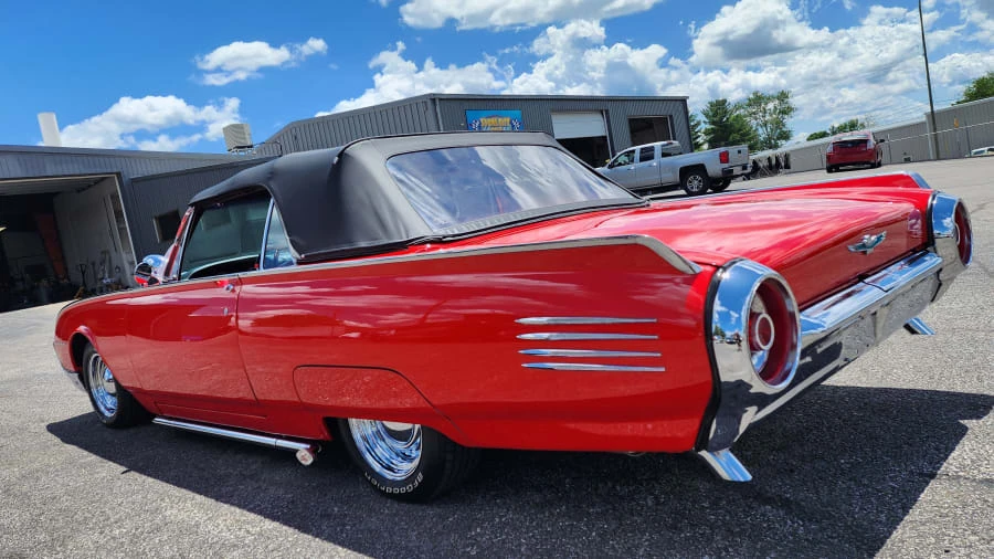 1961 Ford Thunderbird 3rd Gen - Image 8 of 15