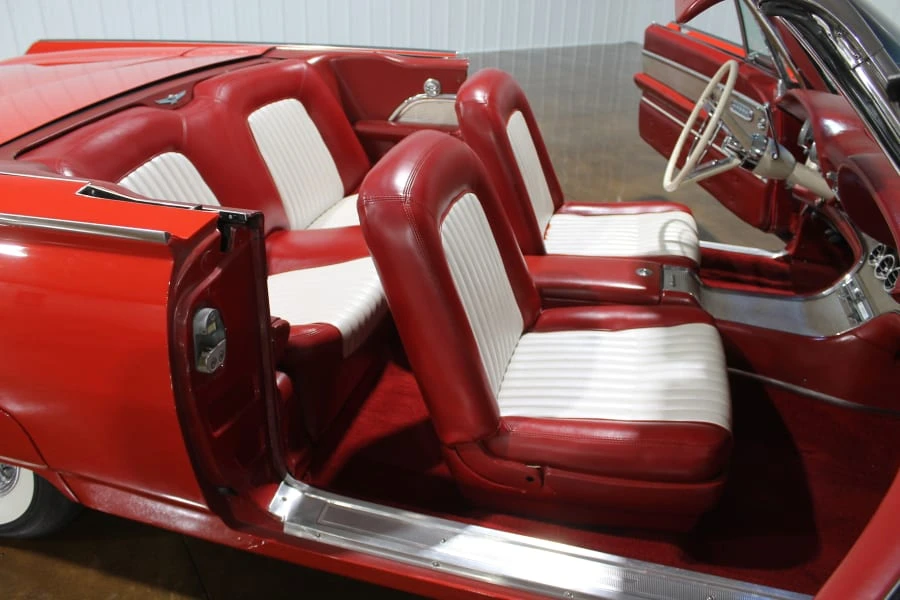 1961 Ford Thunderbird 3rd Gen - Image 17 of 25