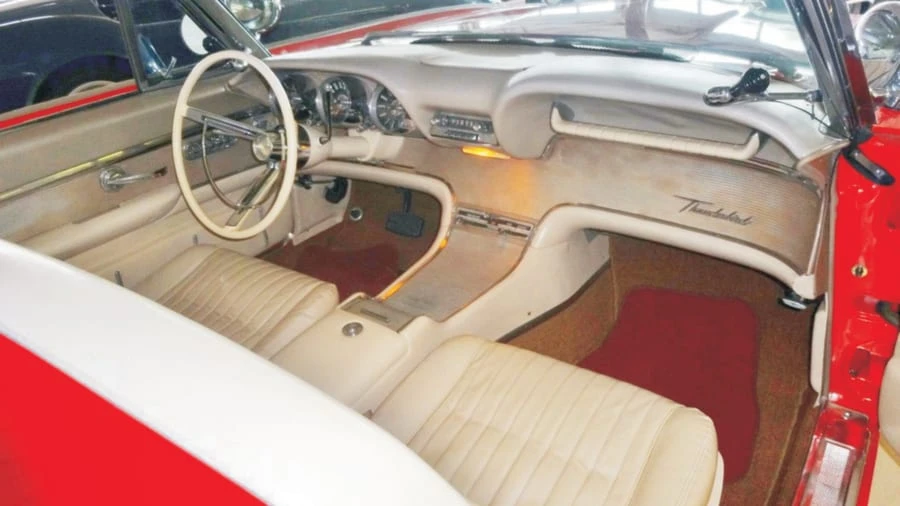 1961 Ford Thunderbird 3rd Gen - Image 4 of 10