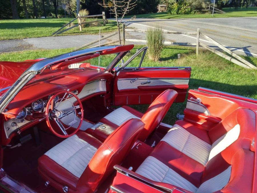 1961 Ford Thunderbird 3rd Gen - Image 2 of 5