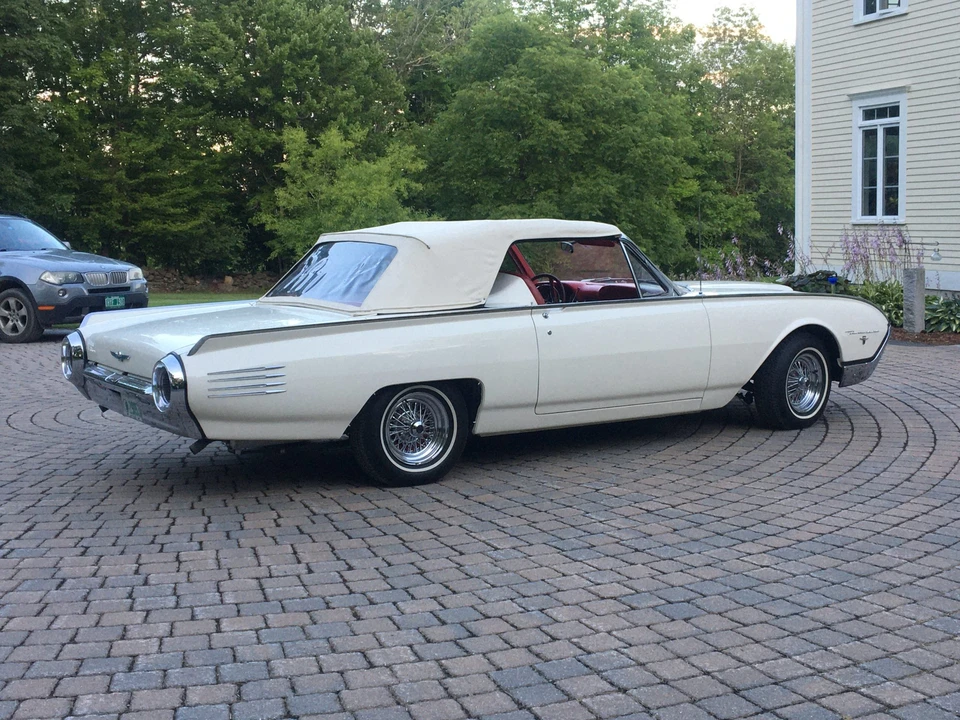 1961 Ford Thunderbird 3rd Gen - Image 13 of 31