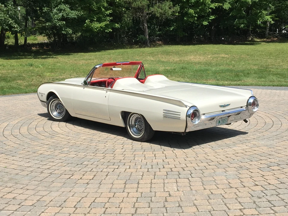 1961 Ford Thunderbird 3rd Gen - Image 9 of 31