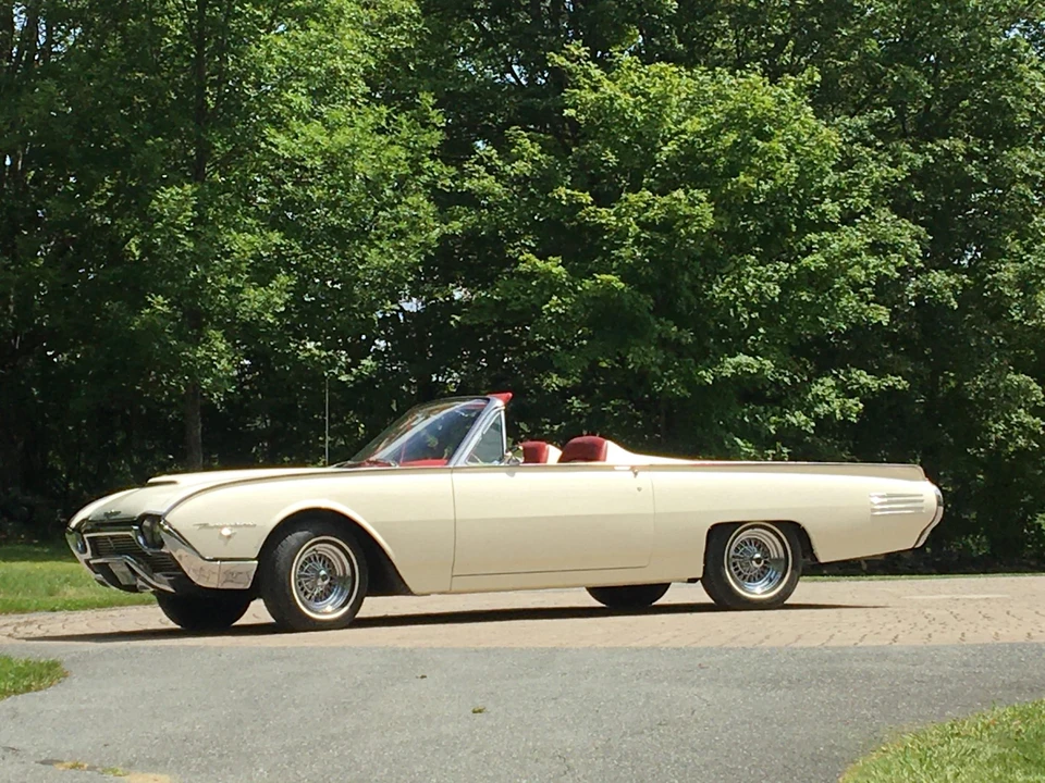 1961 Ford Thunderbird 3rd Gen - Image 12 of 31