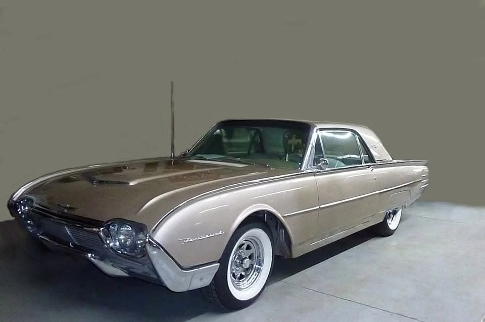 1961 Ford Thunderbird 3rd Gen - Image 2 of 19