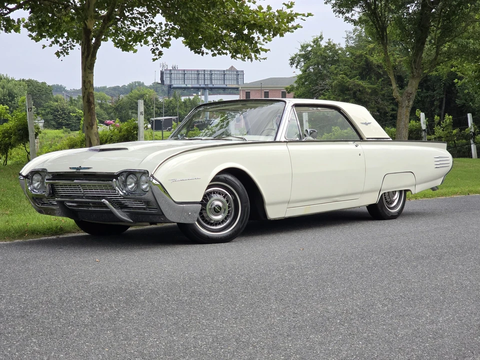 1961 Ford Thunderbird 3rd Gen - Image 3 of 31