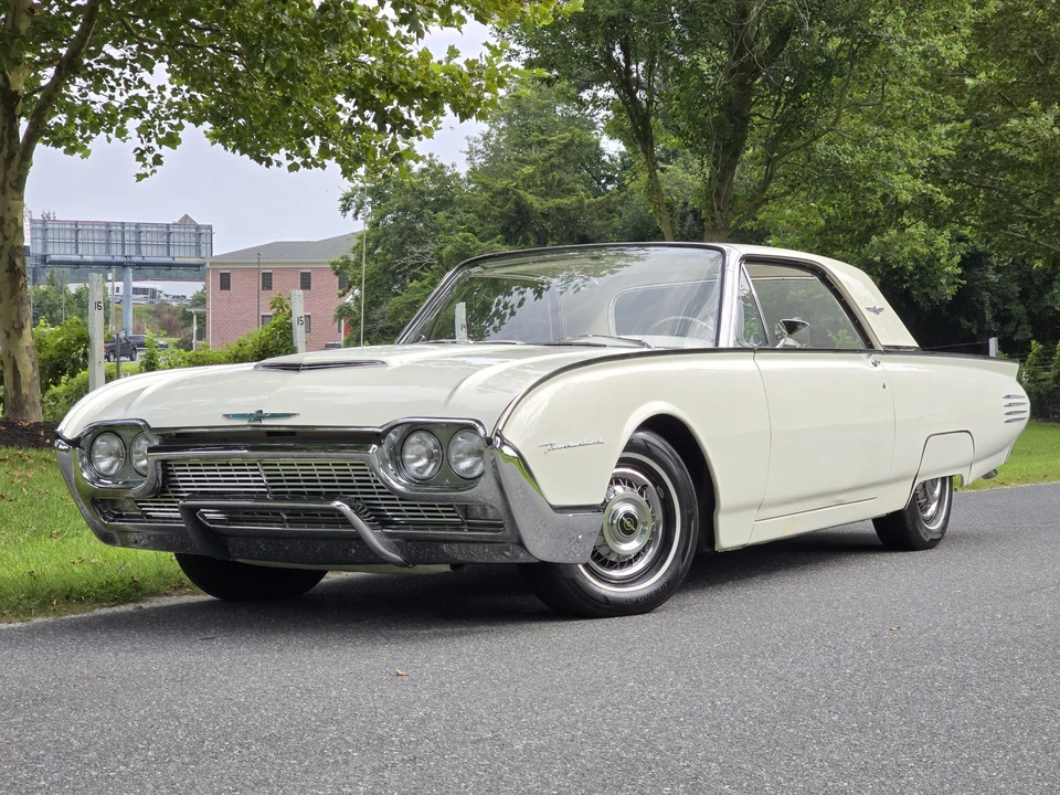 1961 Ford Thunderbird 3rd Gen - Image 6 of 31