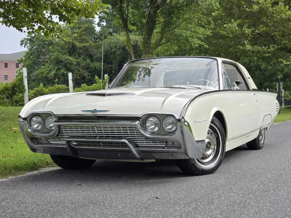 1961 Ford Thunderbird 3rd Gen - Image 10 of 31