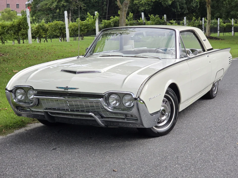 1961 Ford Thunderbird 3rd Gen - Image 9 of 31