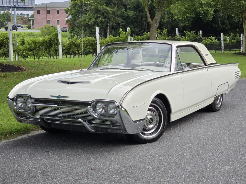 1961 Ford Thunderbird 3rd Gen - Image 7 of 31