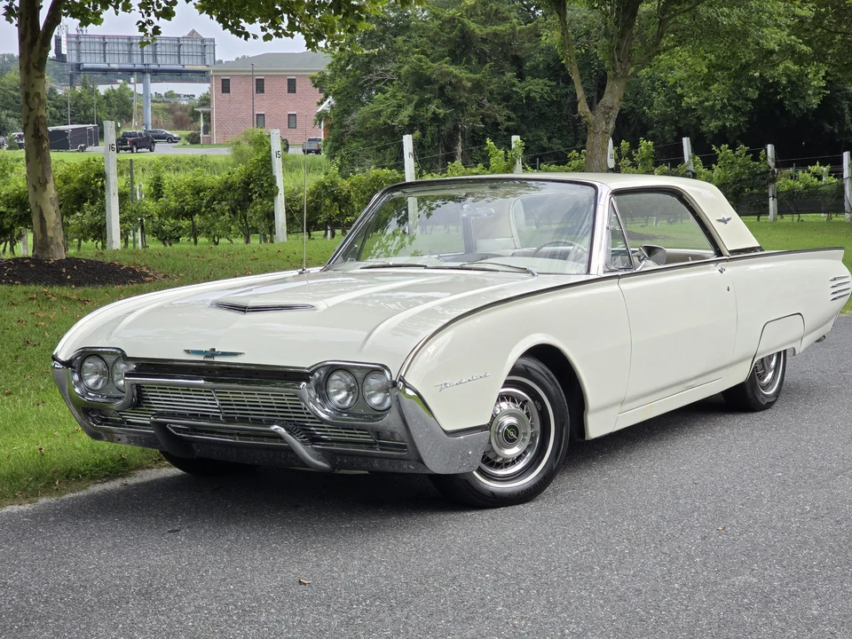 1961 Ford Thunderbird 3rd Gen - Image 5 of 31
