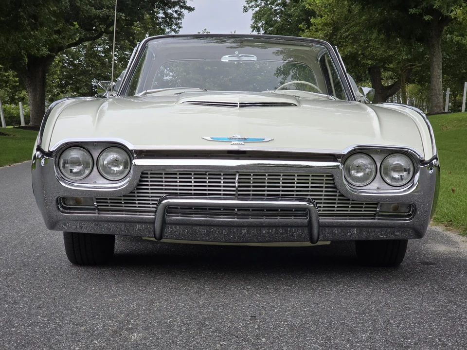 1961 Ford Thunderbird 3rd Gen - Image 13 of 31