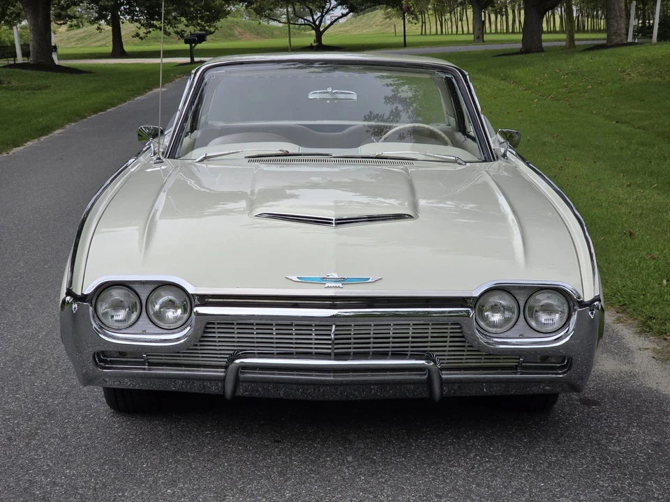 1961 Ford Thunderbird 3rd Gen - Image 11 of 31