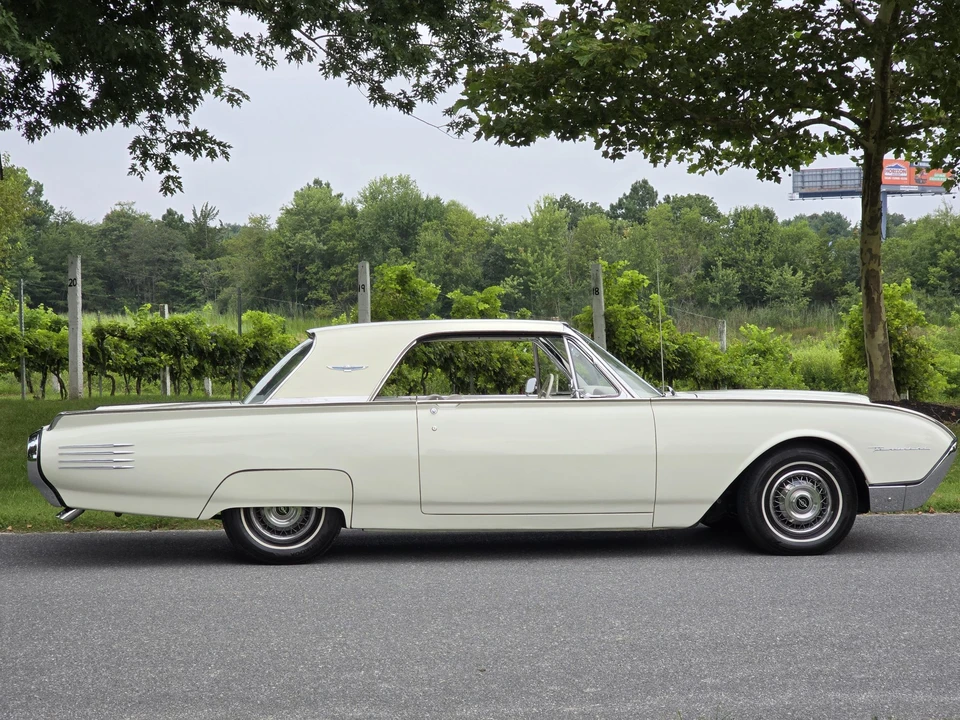1961 Ford Thunderbird 3rd Gen - Image 23 of 31