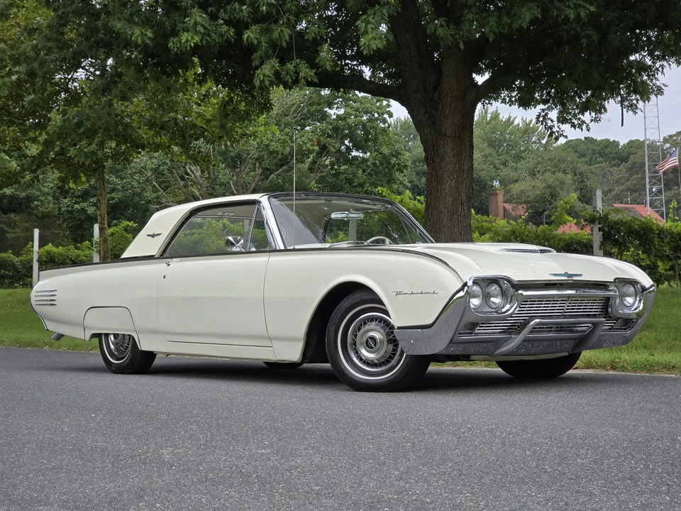 1961 Ford Thunderbird 3rd Gen - Image 21 of 31