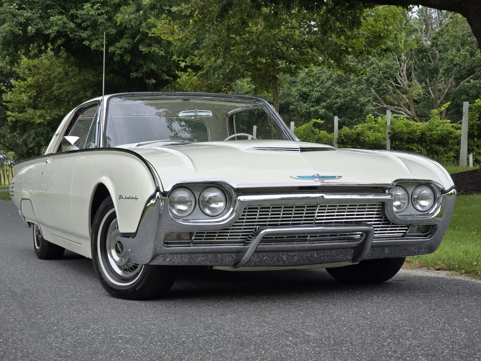 1961 Ford Thunderbird 3rd Gen - Image 16 of 31