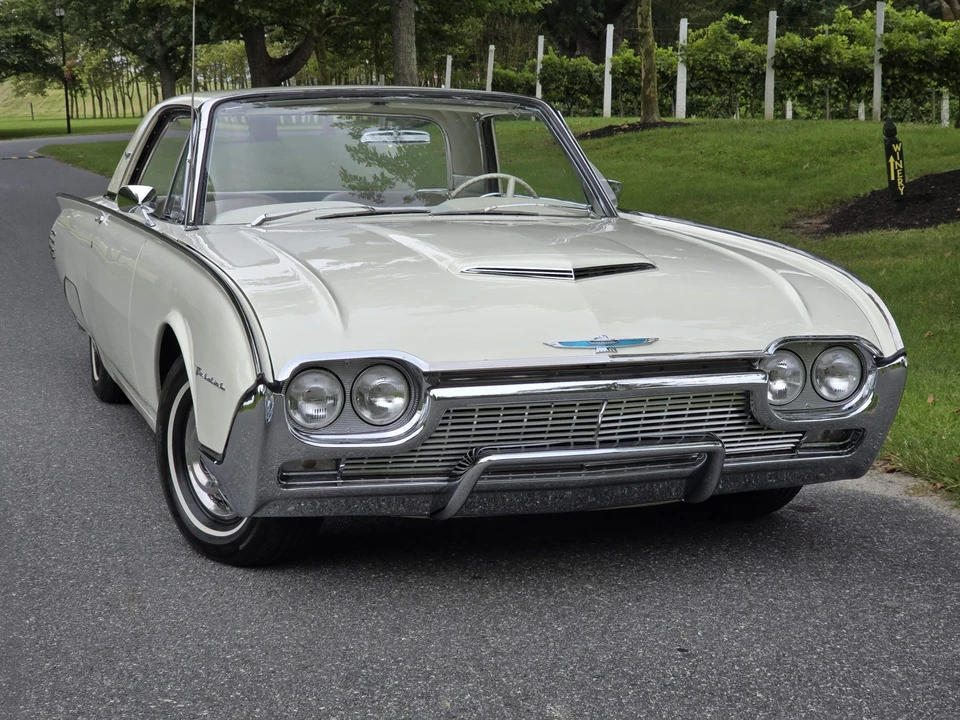 1961 Ford Thunderbird 3rd Gen - Image 14 of 31