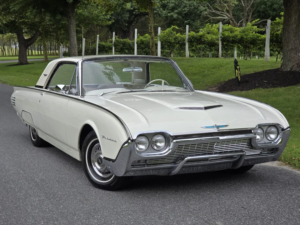 1961 Ford Thunderbird 3rd Gen - Image 17 of 31