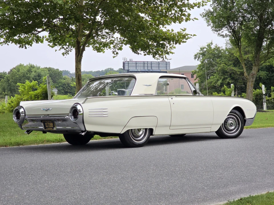 1961 Ford Thunderbird 3rd Gen - Image 24 of 31