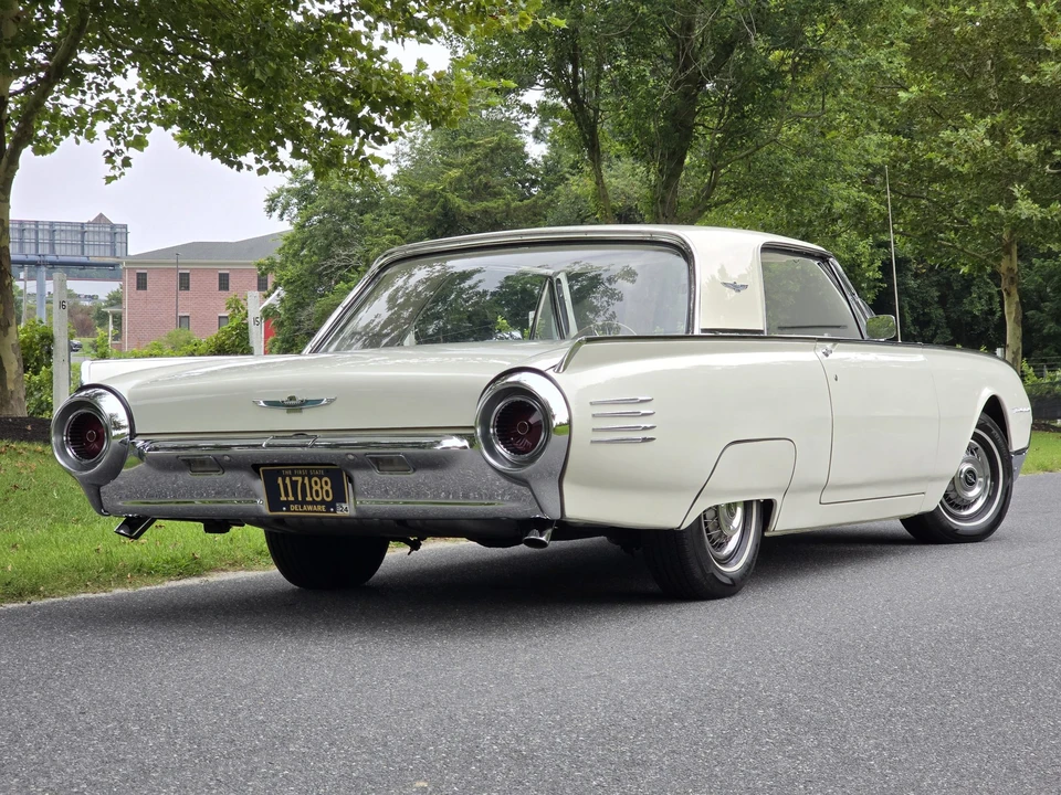 1961 Ford Thunderbird 3rd Gen - Image 27 of 31