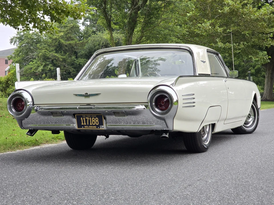 1961 Ford Thunderbird 3rd Gen - Image 28 of 31