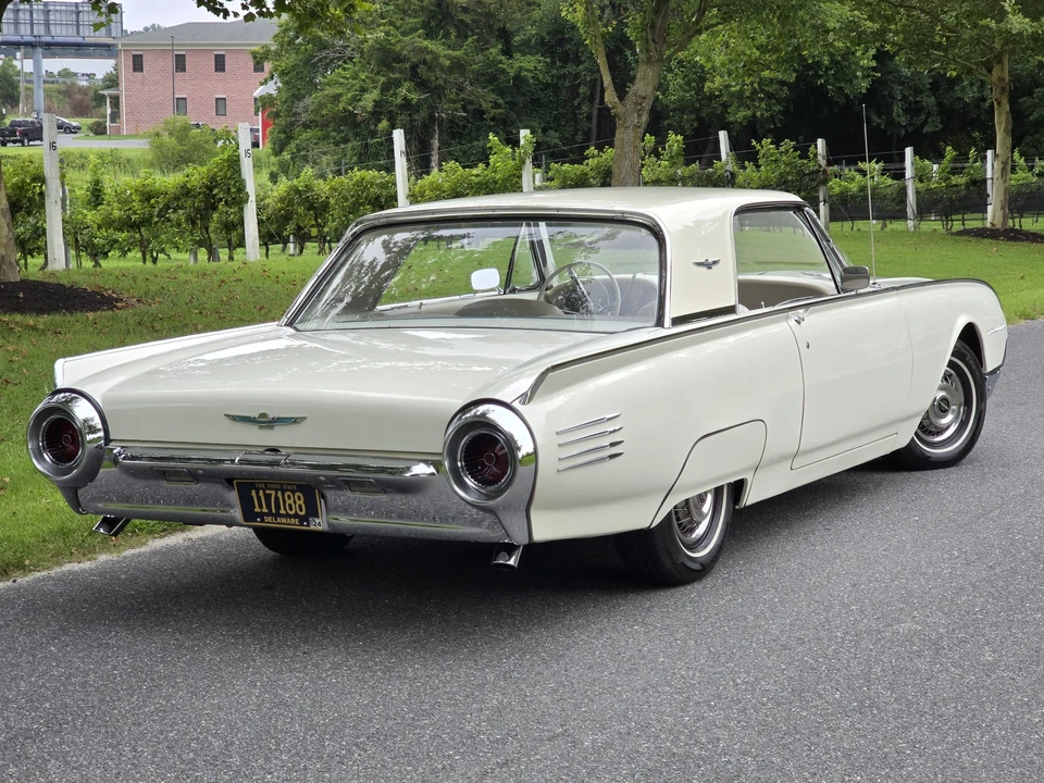 1961 Ford Thunderbird 3rd Gen - Image 26 of 31