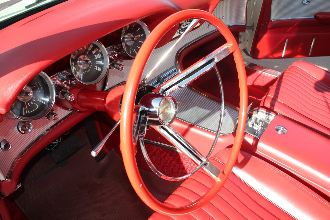 1961 Ford Thunderbird 3rd Gen - Image 27 of 31