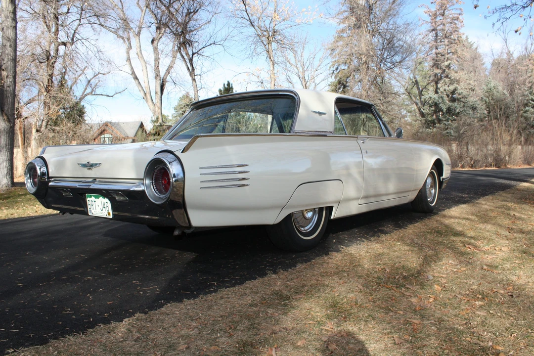 1961 Ford Thunderbird 3rd Gen - Image 7 of 31