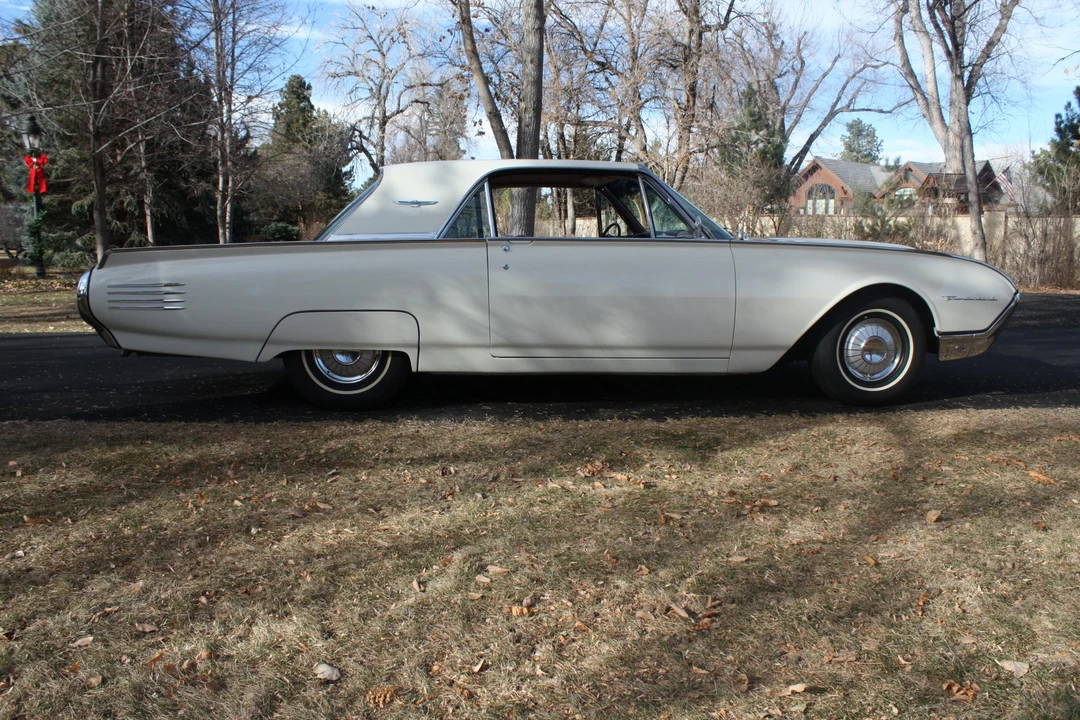 1961 Ford Thunderbird 3rd Gen - Image 10 of 31