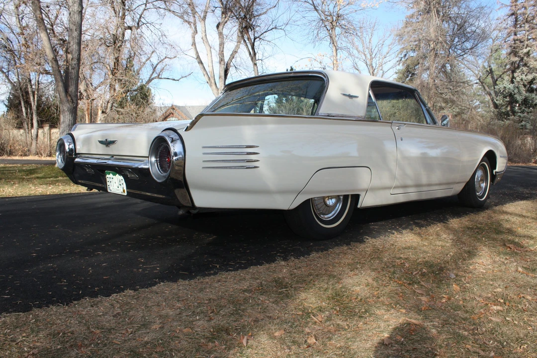 1961 Ford Thunderbird 3rd Gen - Image 9 of 31