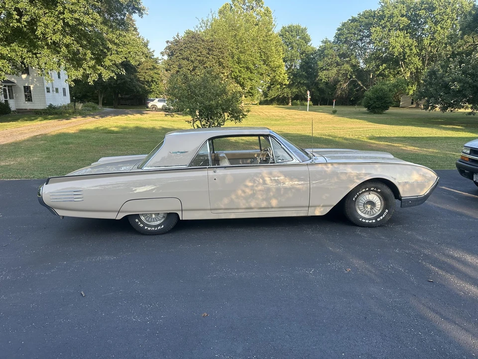 1961 Ford Thunderbird 3rd Gen - Image 13 of 31