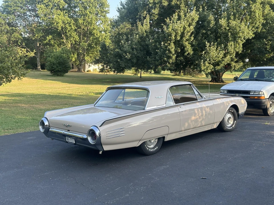 1961 Ford Thunderbird 3rd Gen - Image 12 of 31