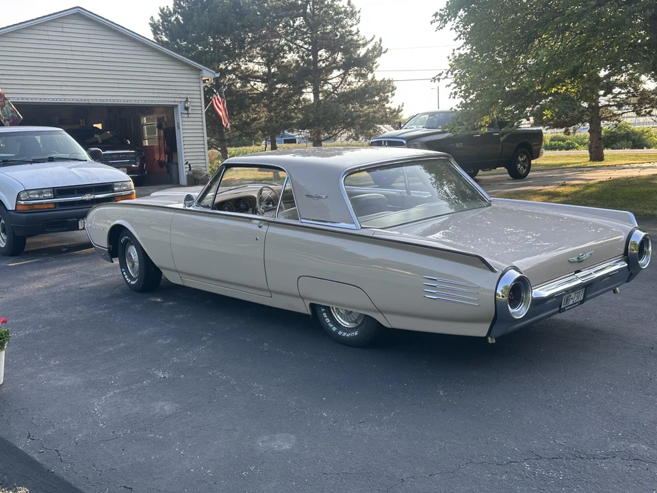 1961 Ford Thunderbird 3rd Gen - Image 9 of 31