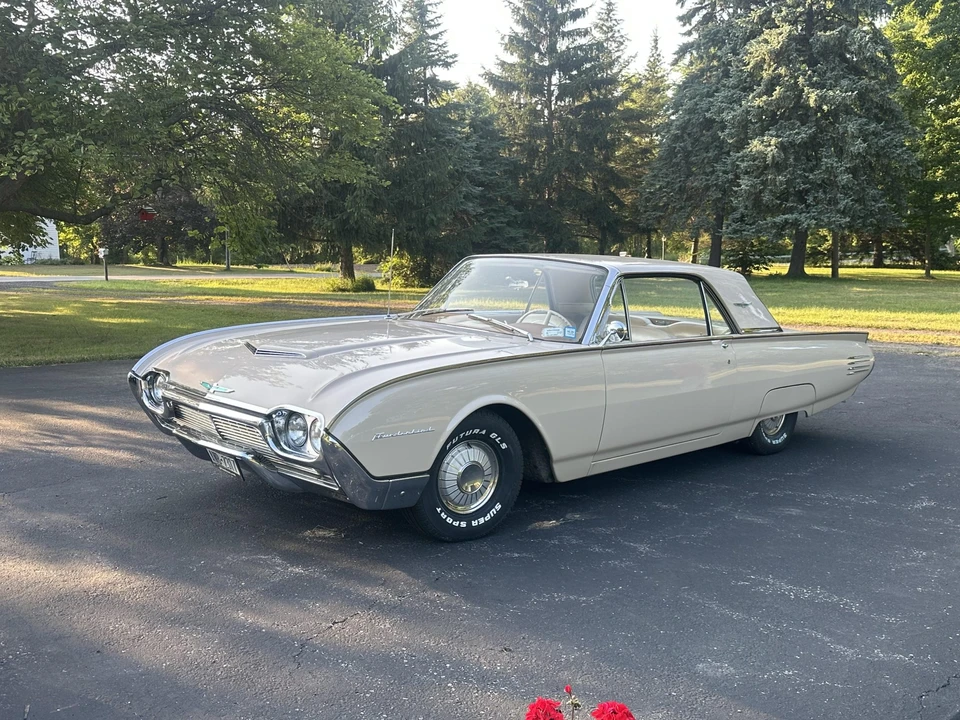 1961 Ford Thunderbird 3rd Gen - Image 7 of 31
