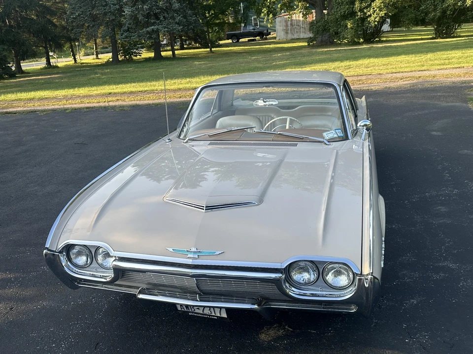 1961 Ford Thunderbird 3rd Gen - Image 5 of 31
