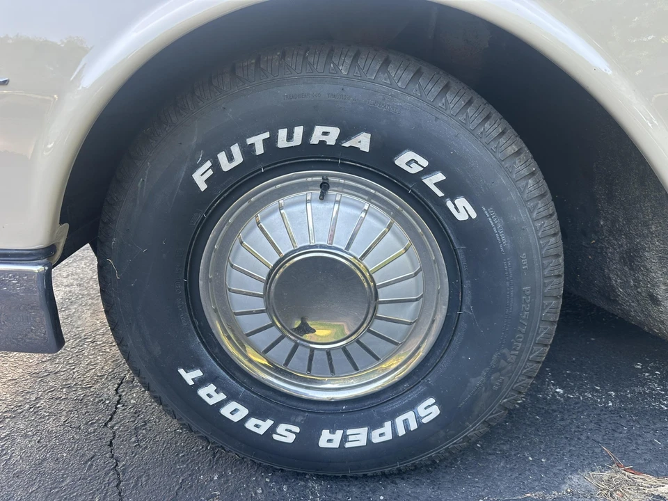 1961 Ford Thunderbird 3rd Gen - Image 23 of 31