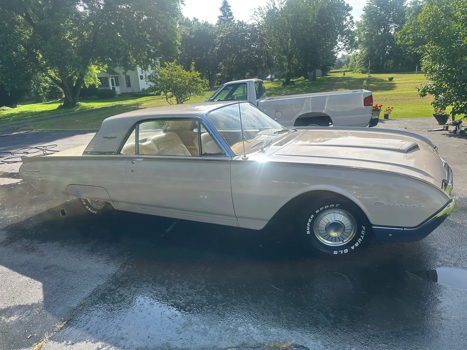 1961 Ford Thunderbird 3rd Gen - Image 2 of 31