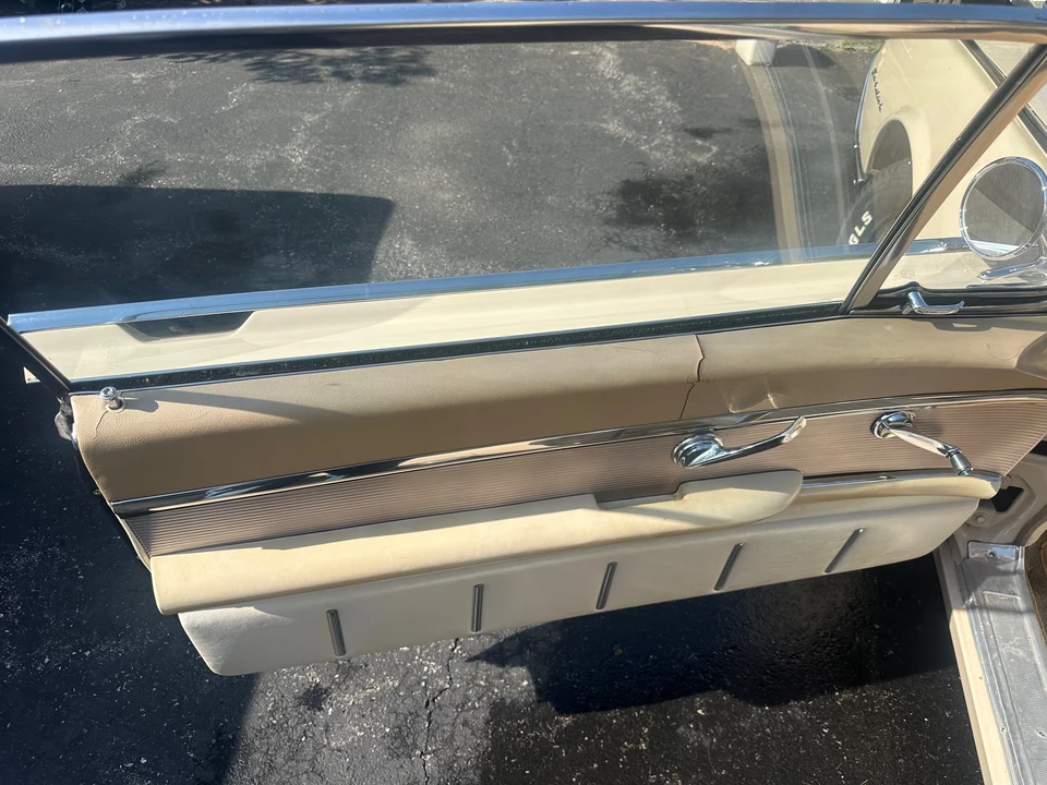 1961 Ford Thunderbird 3rd Gen - Image 30 of 31