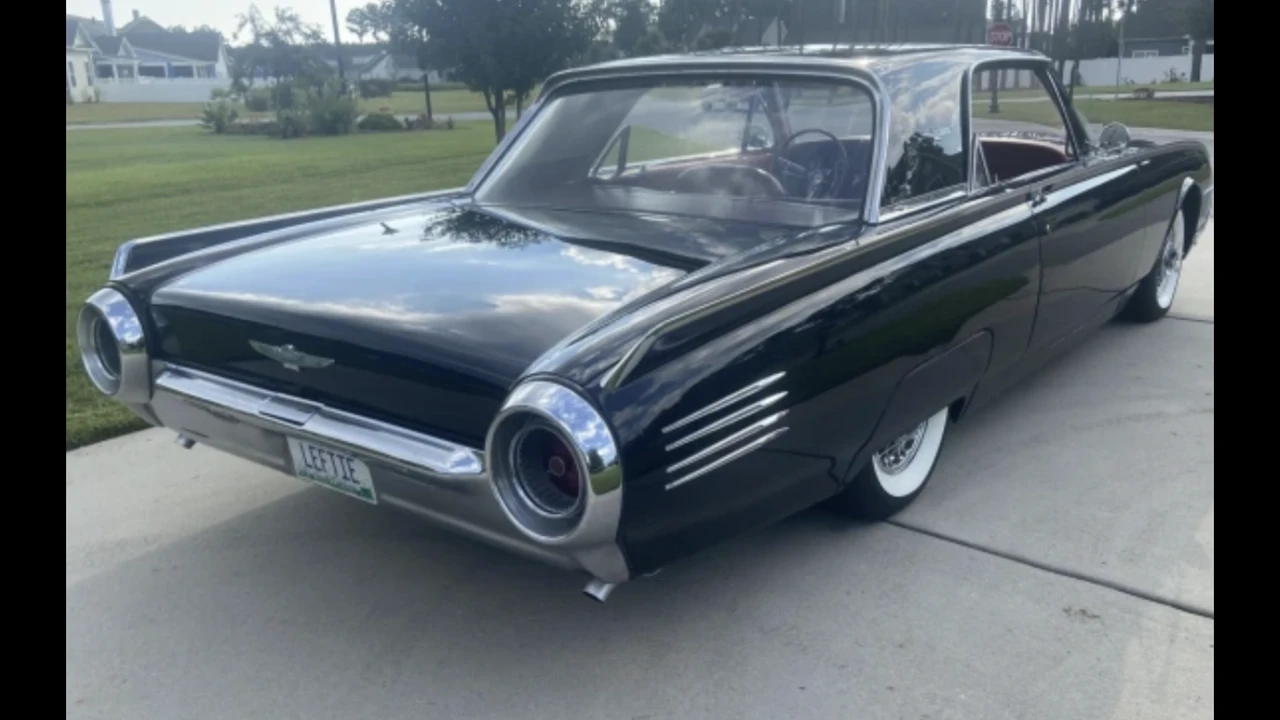 1961 Ford Thunderbird 3rd Gen - Image 16 of 31