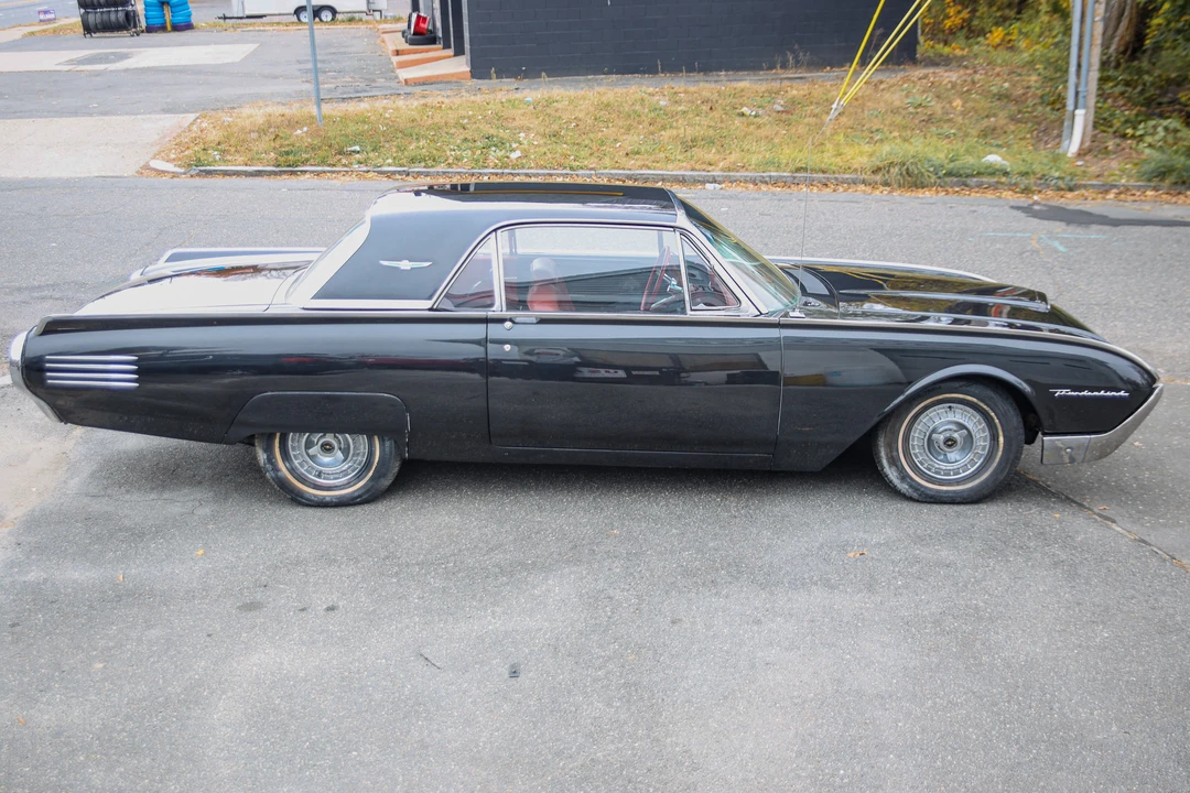 1961 Ford Thunderbird 3rd Gen - Image 14 of 31