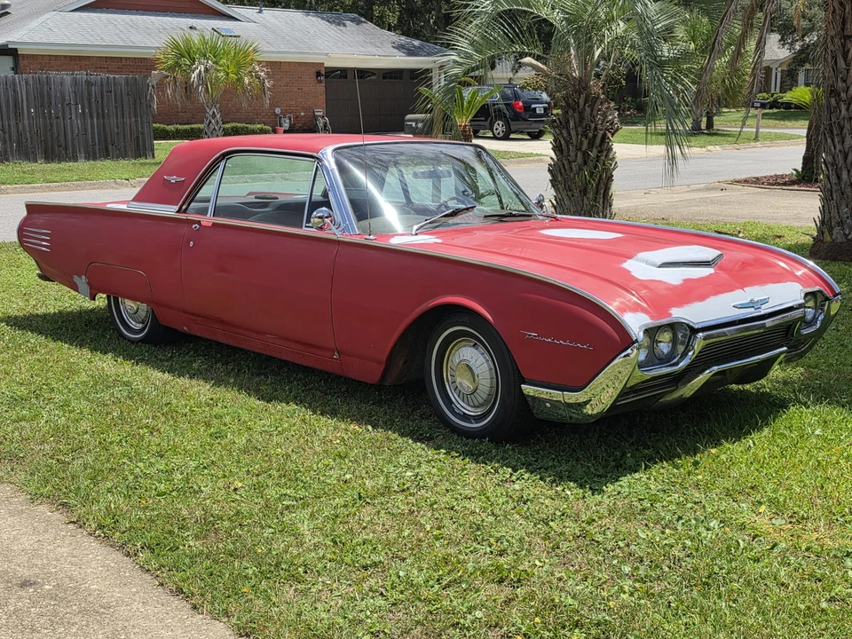 1961 Ford Thunderbird 3rd Gen - Image 2 of 31